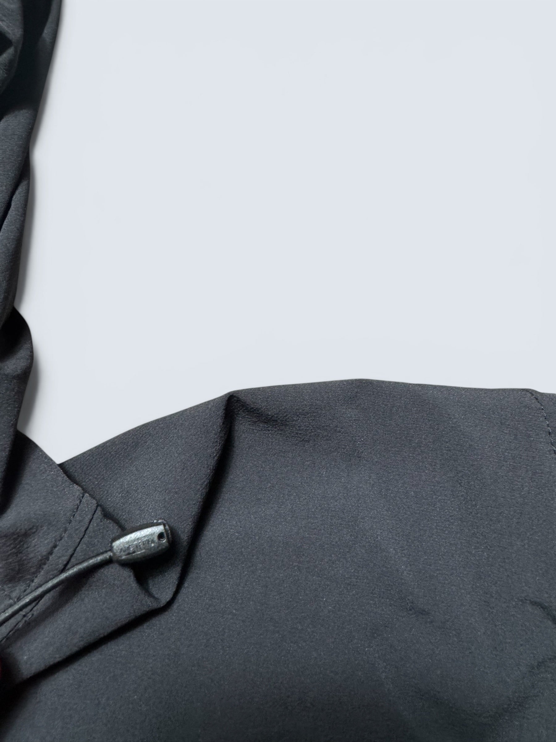 Jacket imperméable Arc'teryx Serratus Hoody black & grey 2024 - M