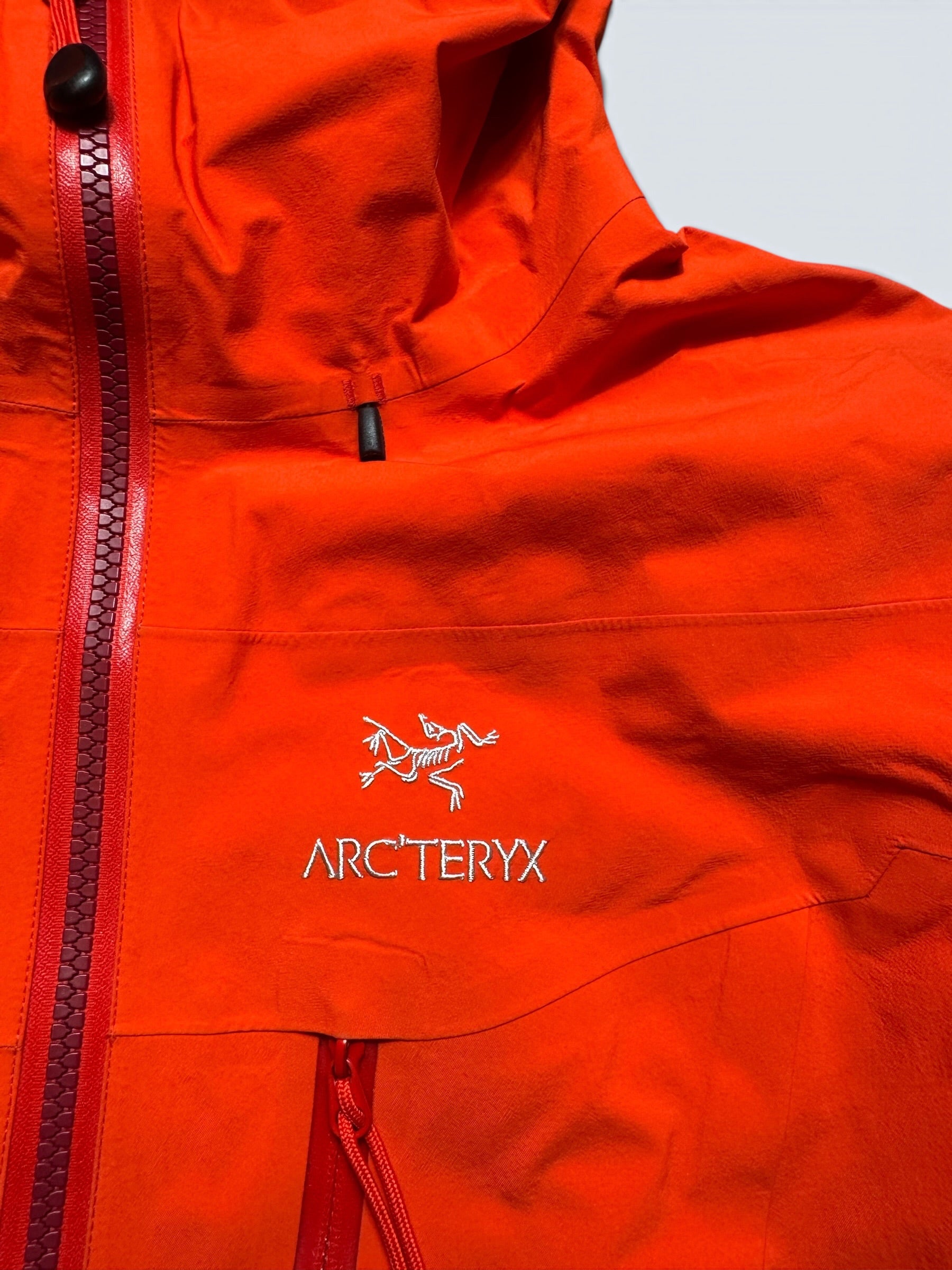 Jacket imperméable Goretex Arc’teryx Alpha SV made in Canada vintage orange - M women’s