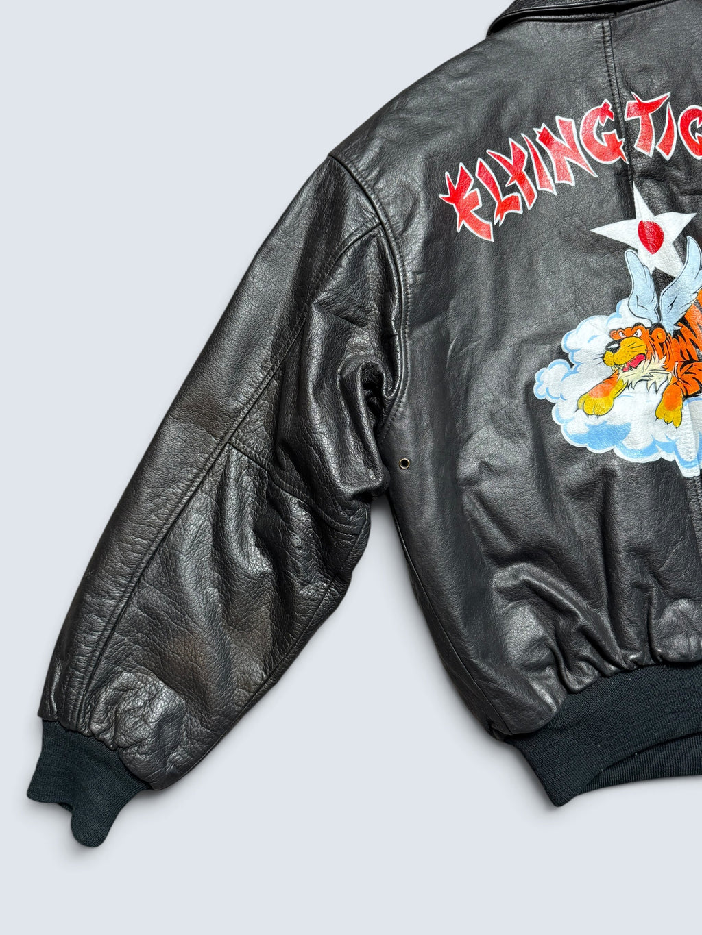 Jacket cuir cowhide flight A-2 Avirex usaf flying tigers nose art patch black 90’s - S/M