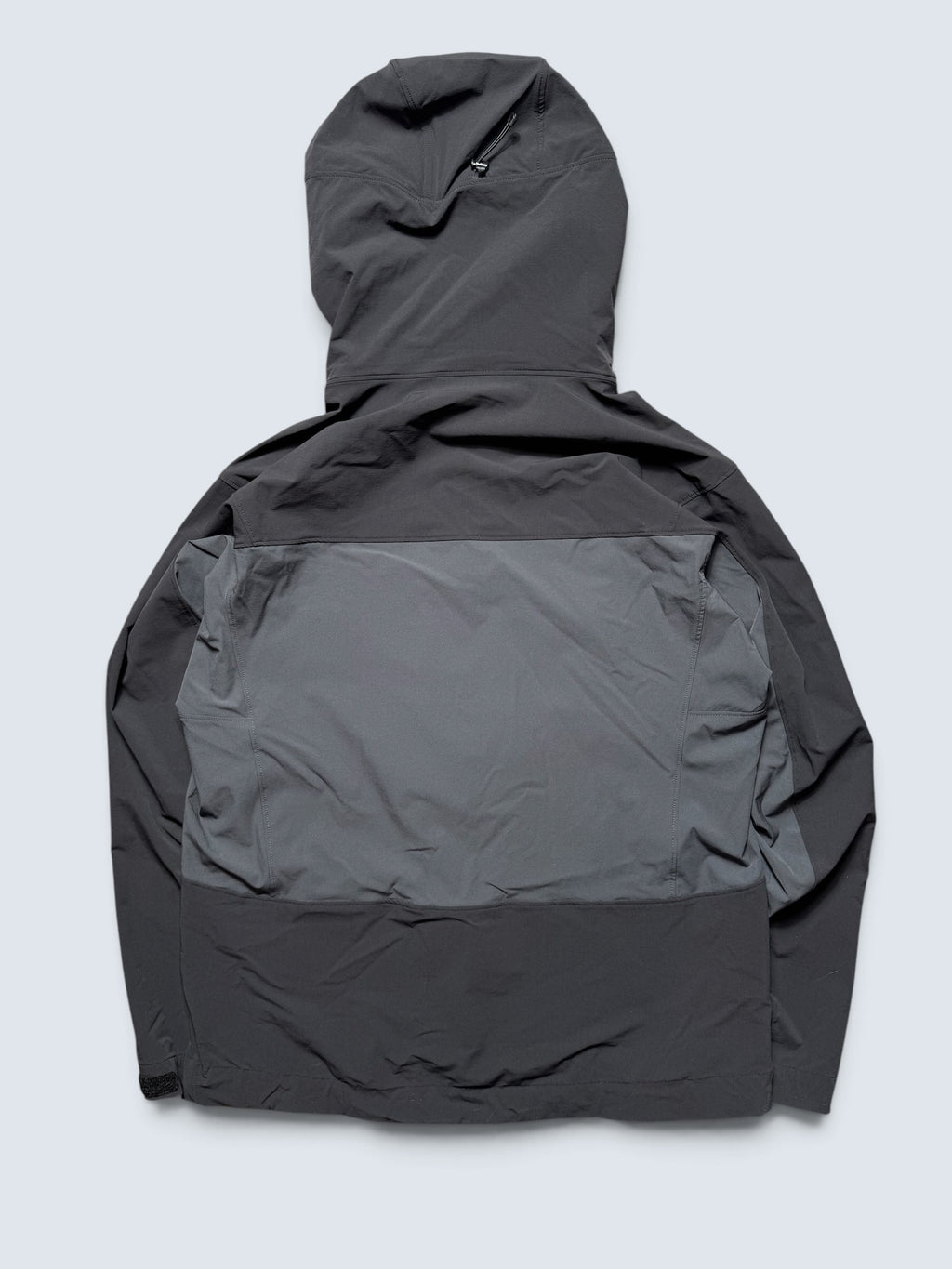 Jacket imperméable Arc'teryx Serratus Hoody black & grey 2024 - M