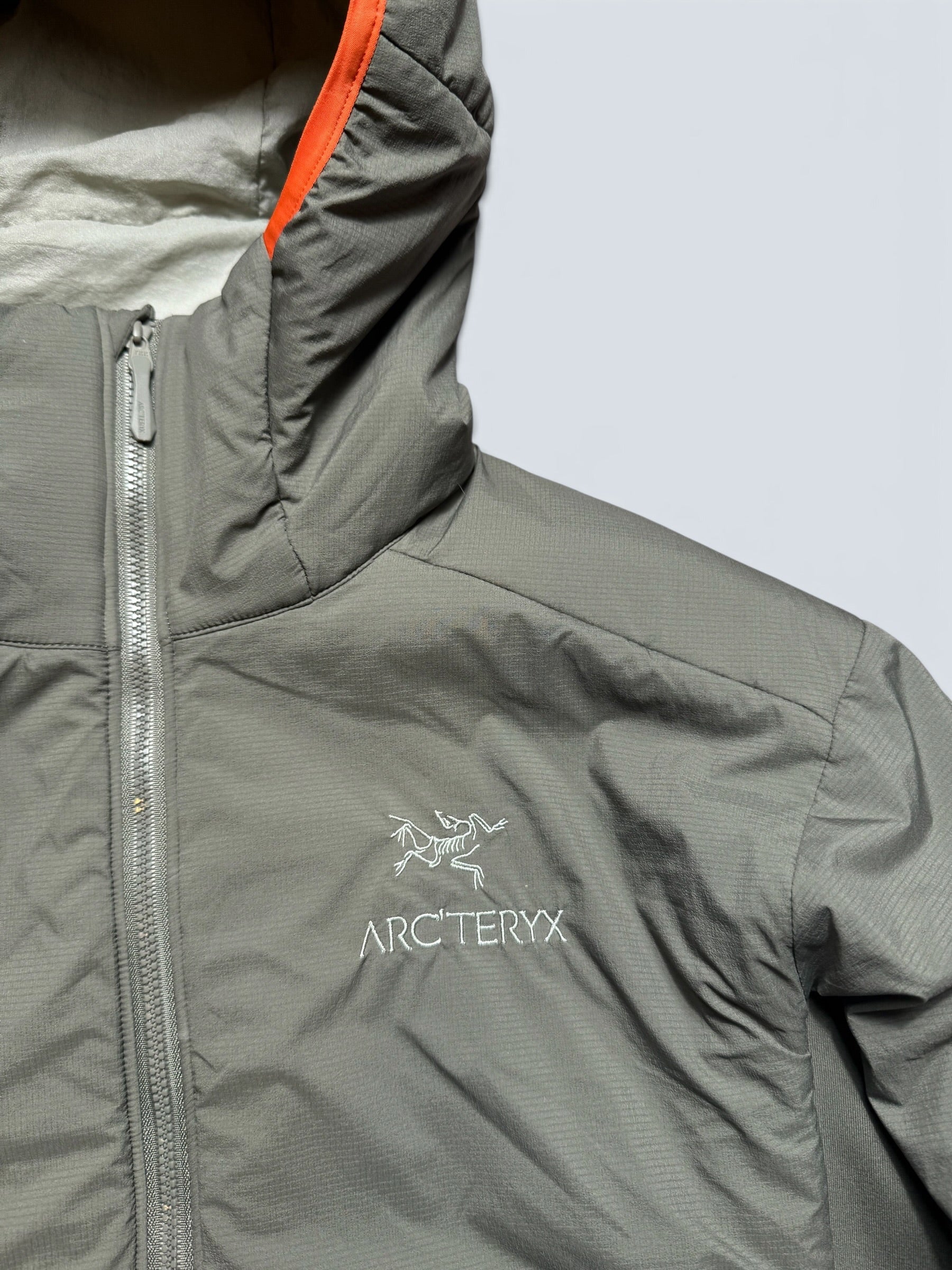Jacket imperméable matelassé Arc'teryx Atom Hoody 2023 kaki & orange - M