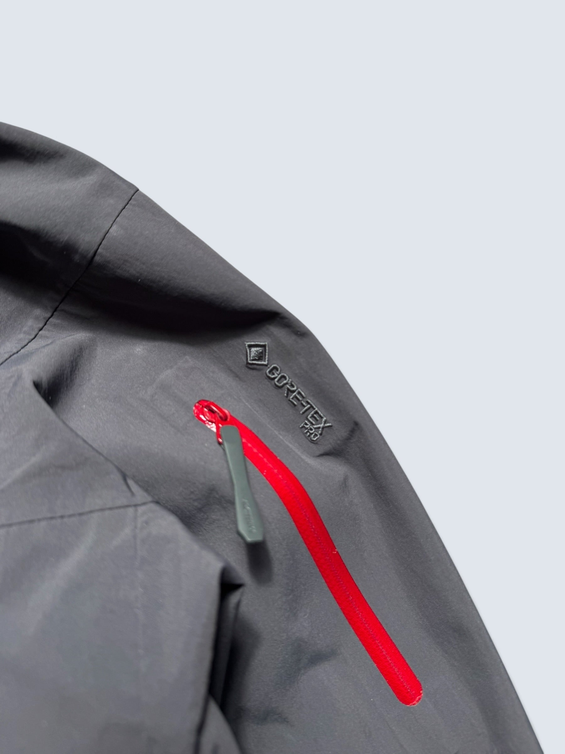 Jacket imperméable Goretex Arc'teryx Alpha SV grey & red vintage - M