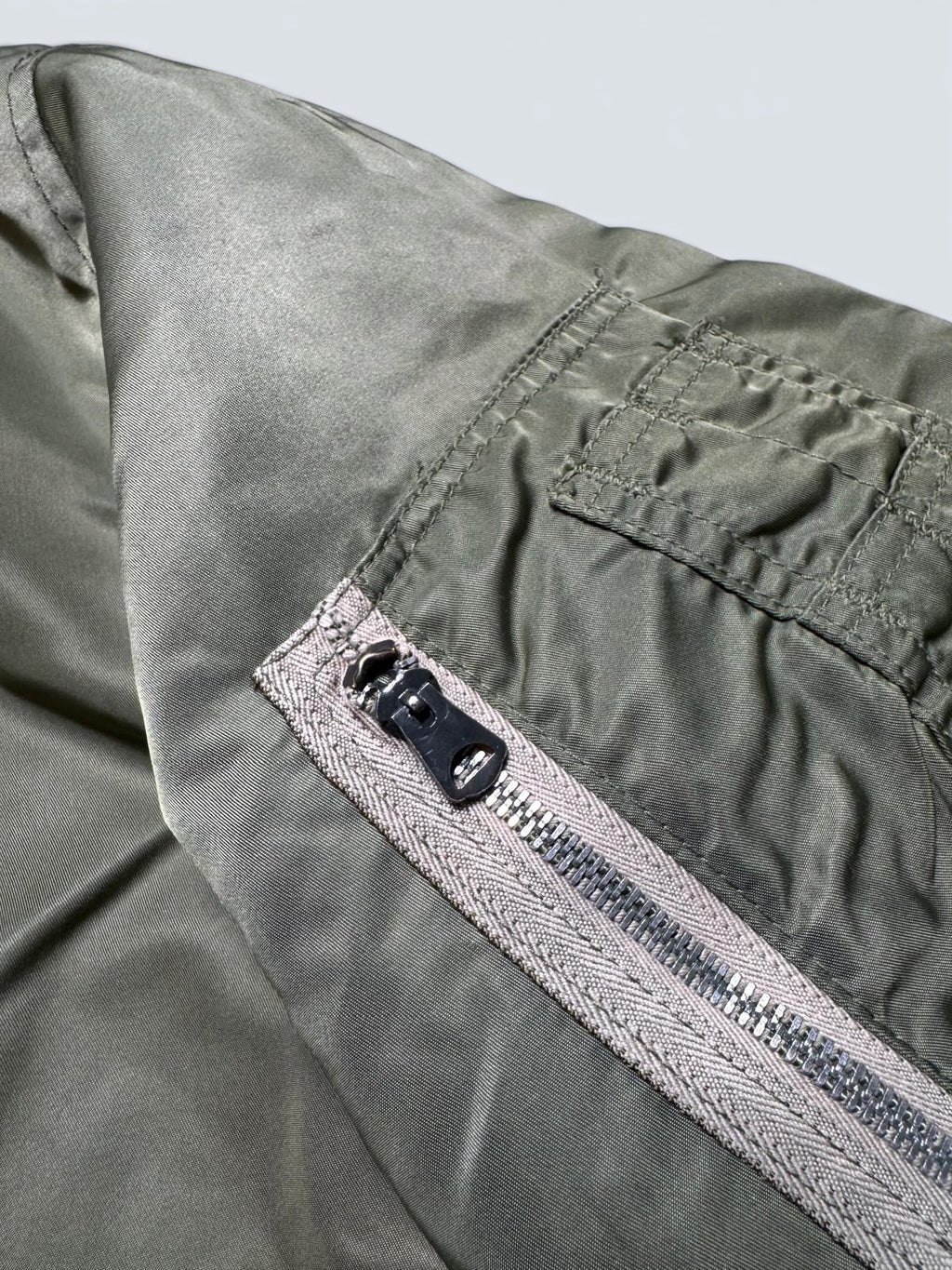 Jacket nylon bomber Ma-1 Greenbrier Industries made in USA sage green original 1980’s - L