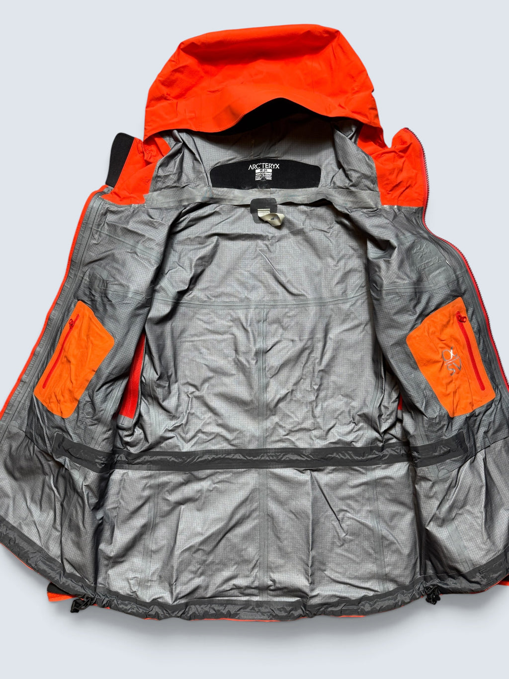 Jacket imperméable Goretex Arc’teryx Alpha SV made in Canada vintage orange - M women’s