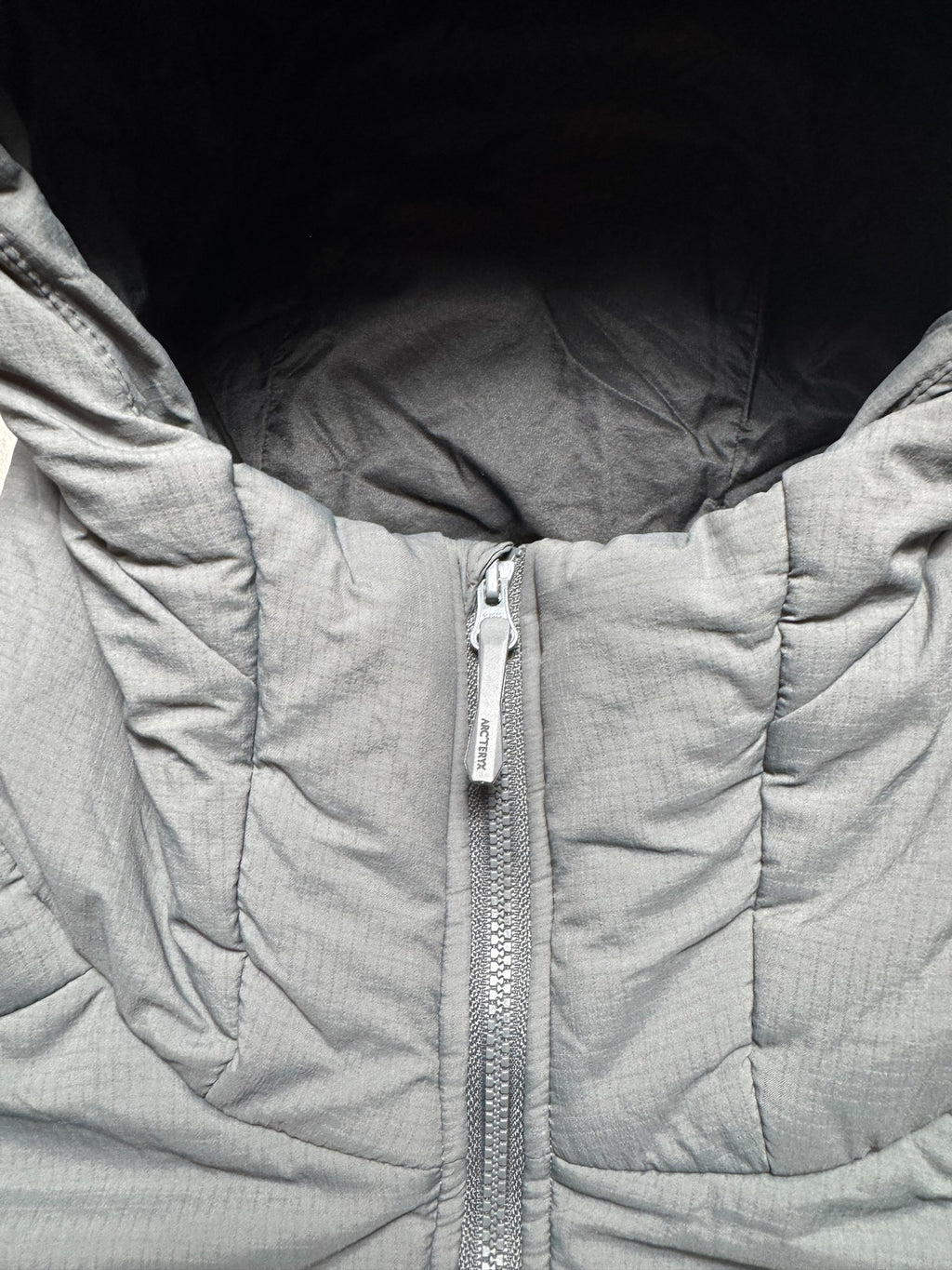 Jacket imperméable matelassée Arc'teryx Atom AR Hoody grey 2020 - M