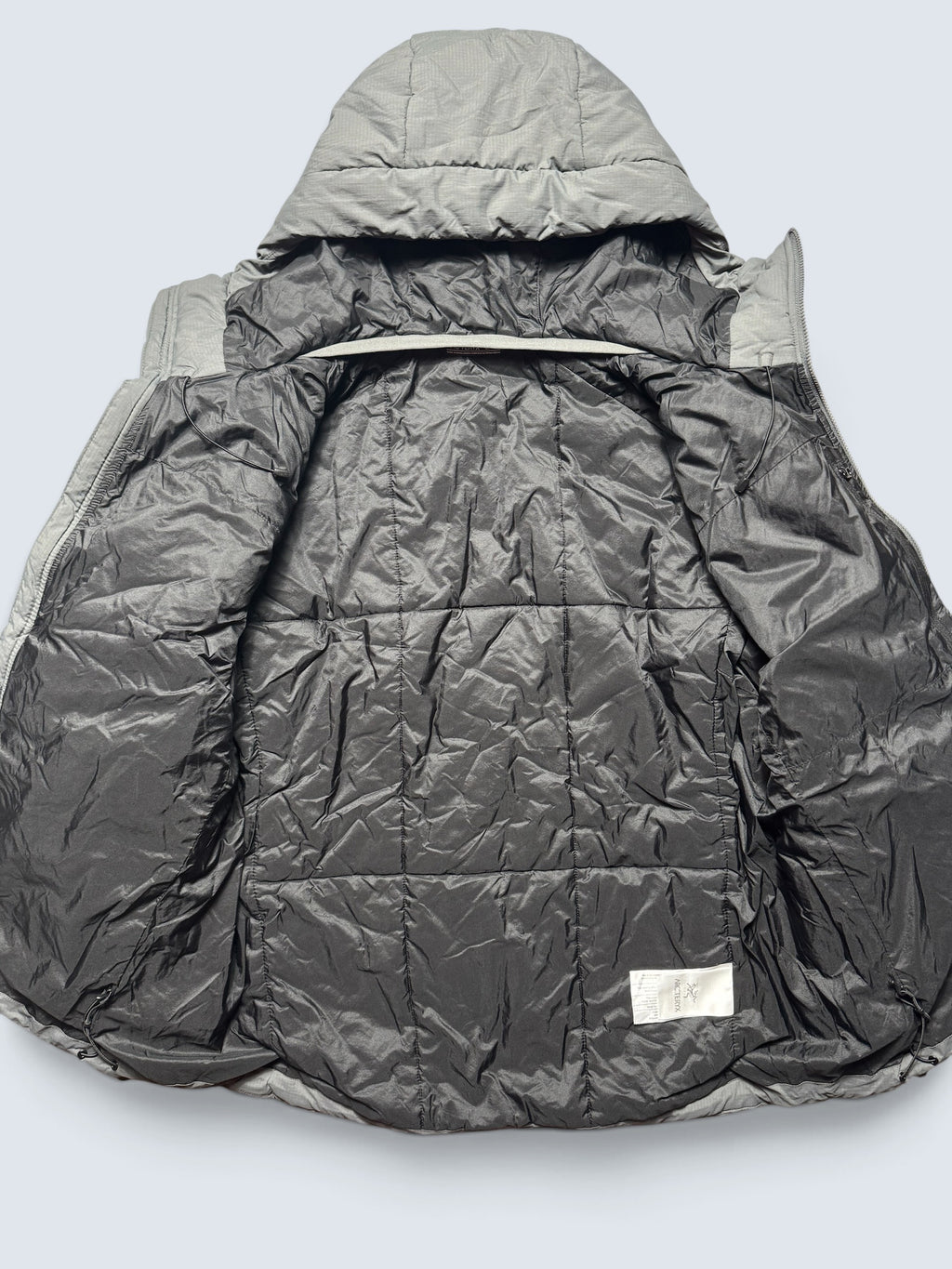 Jacket imperméable matelassée Arc'teryx Atom AR Hoody grey 2020 - M