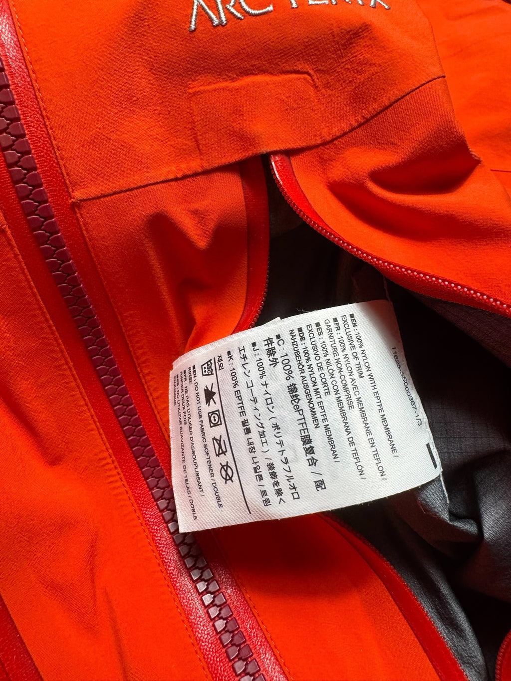 Jacket imperméable Goretex Arc’teryx Alpha SV made in Canada vintage orange - M women’s