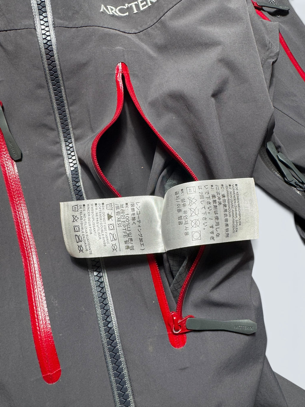 Jacket imperméable Goretex Arc'teryx Alpha SV grey & red vintage - M