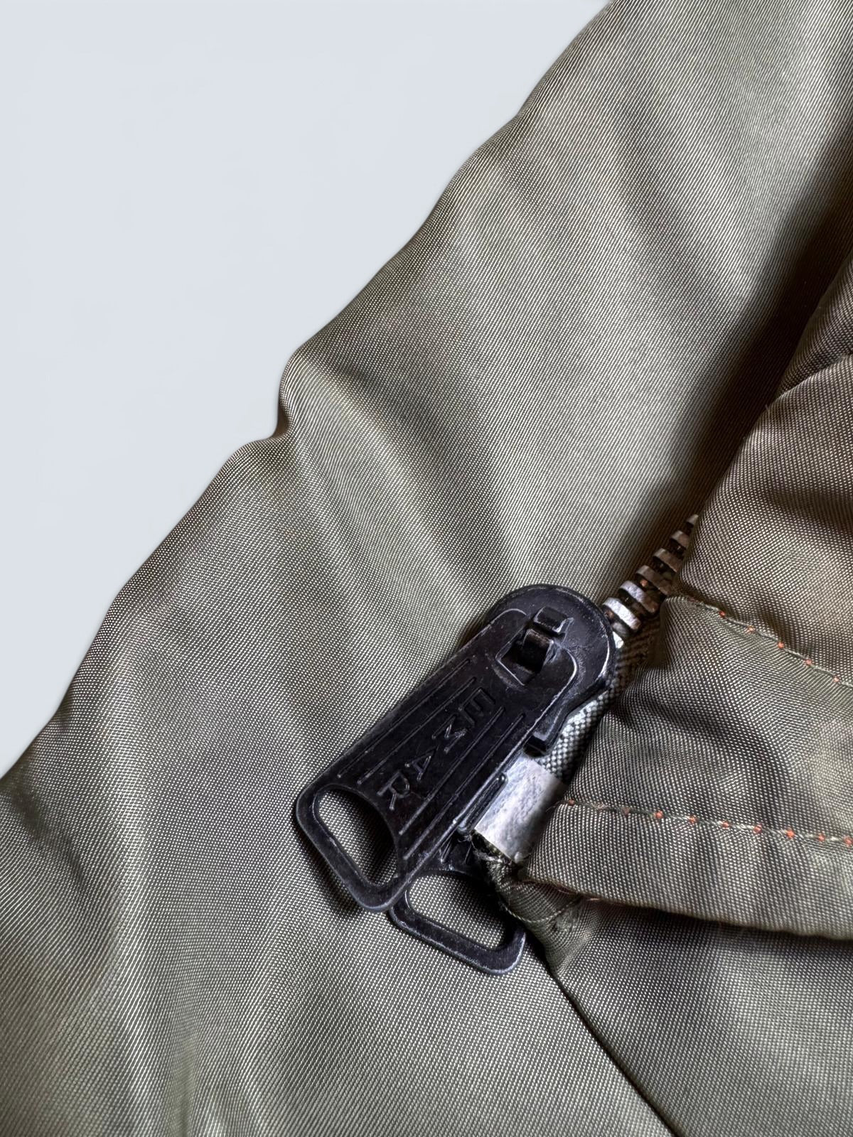 Jacket nylon bomber Ma-1 Greenbrier Industries made in USA sage green original 1980’s - L
